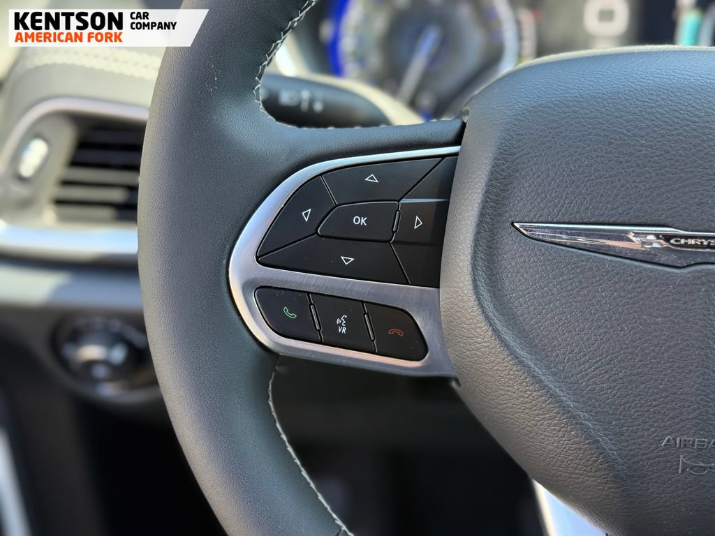 Used 2026 Chrysler Pacifica Limited AWD/4WD image 21
