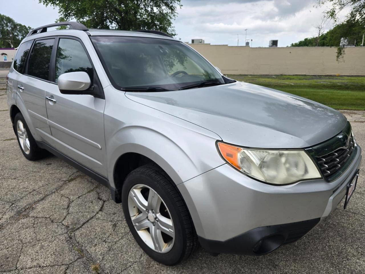 Used 2010 Subaru Forester 2.5X Limited image 3