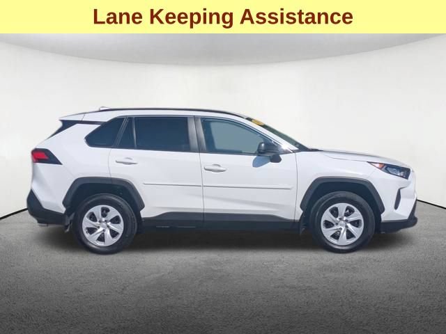 Used 2021 Toyota RAV4 LE AWD/4WD image 4