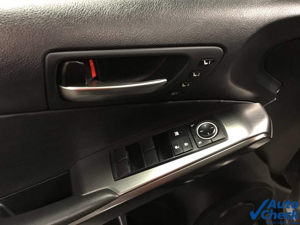 Used 2023 Lexus IS 500 RWD image 19
