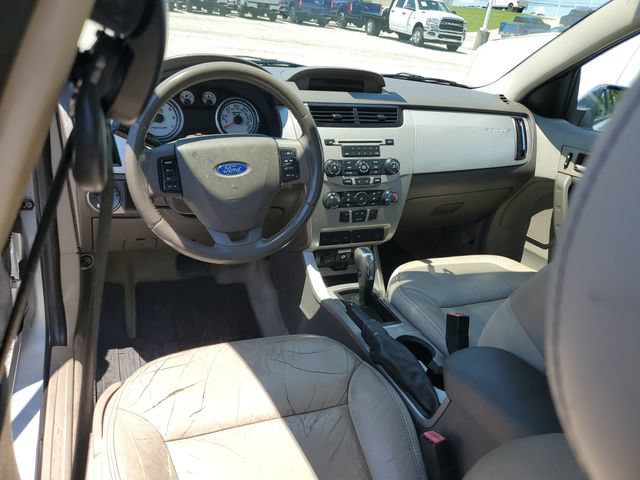 Used 2010 Ford Focus SEL FWD image 8