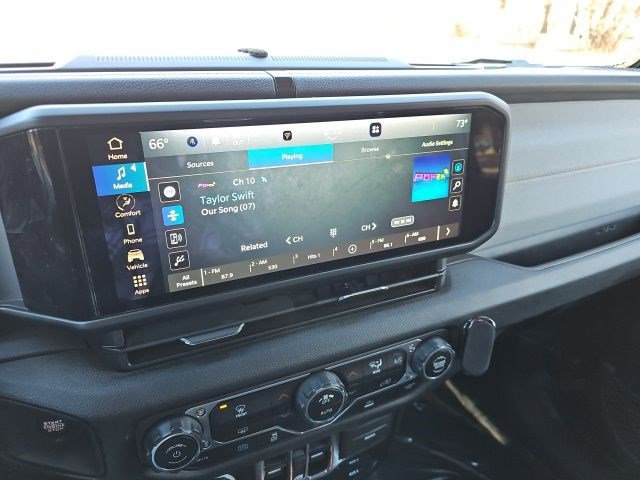 Used 2024 Jeep Wrangler Willys image 24