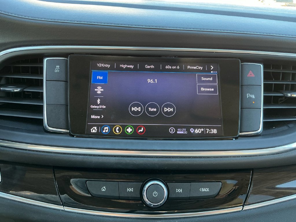 Used 2020 Buick Enclave Essence FWD image 26