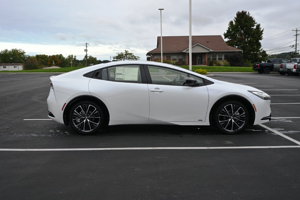 New 2027 Toyota Prius XLE AWD/4WD image 9