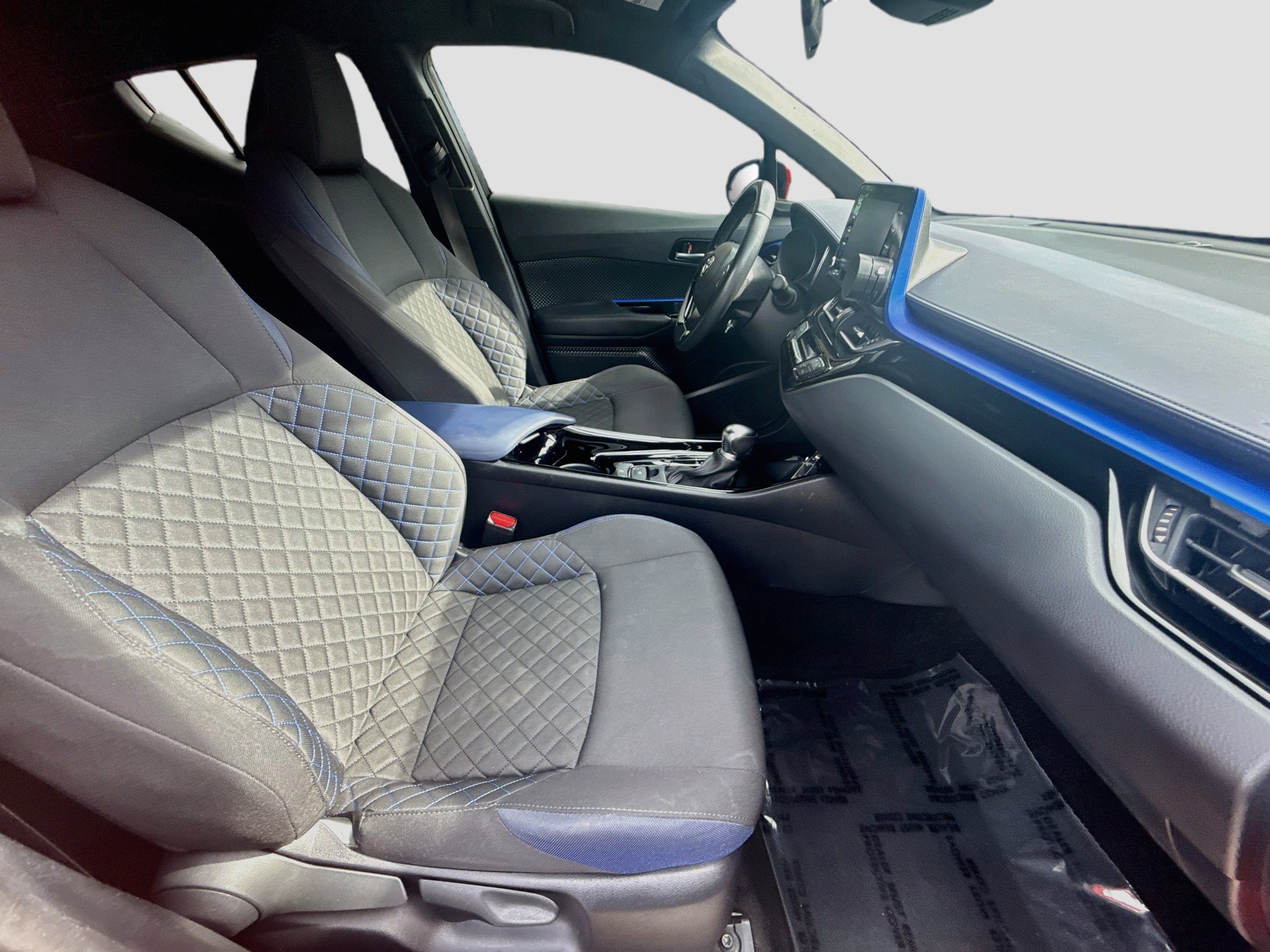 Used 2021 Toyota C-HR XLE FWD image 28