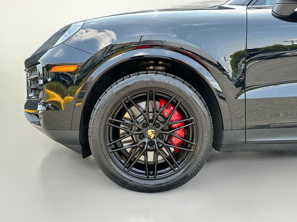 Certified 2024 Porsche Cayenne S AWD/4WD image 33