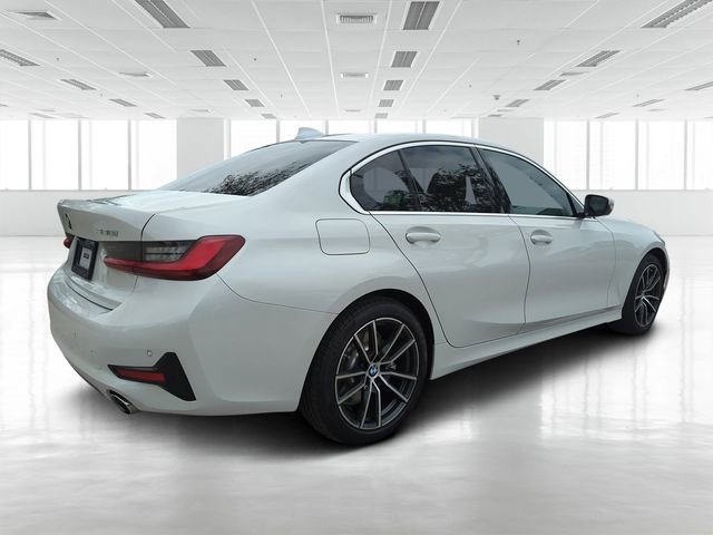 Certified 2022 BMW 330i xDrive Sedan w/ Convenience Package image 4