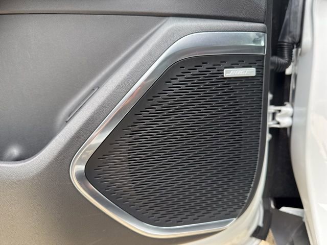 Used 2025 GMC Acadia Elevation image 13