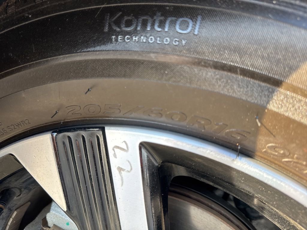 Used 2025 Nissan Sentra SV image 28