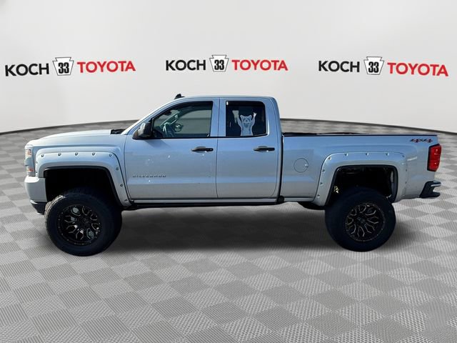 Used 2017 Chevrolet Silverado 1500 Custom w/ Custom Convenience Package AWD/4WD image 4