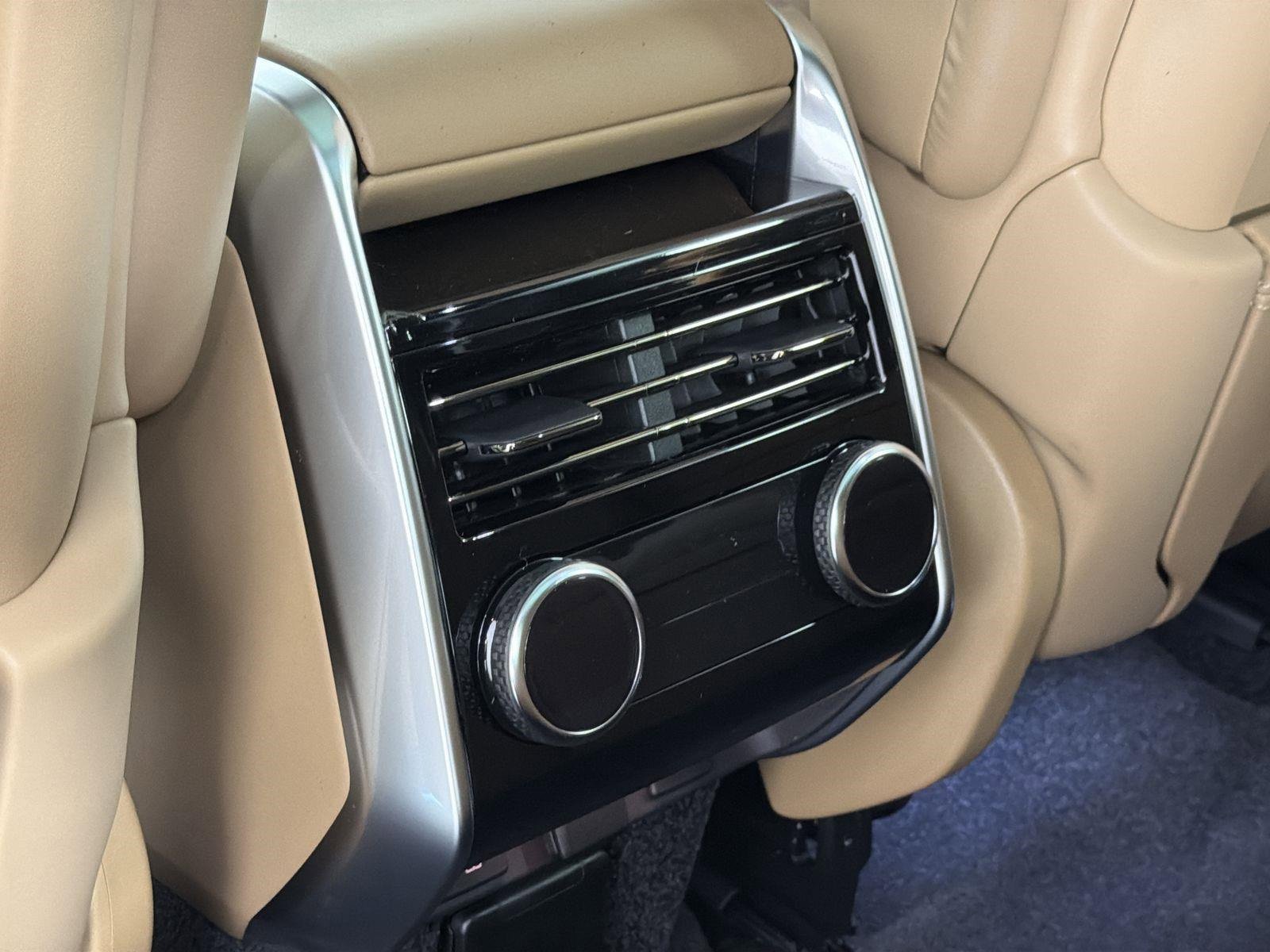 New 2026 Land Rover Range Rover Long Wheelbase SE image 27