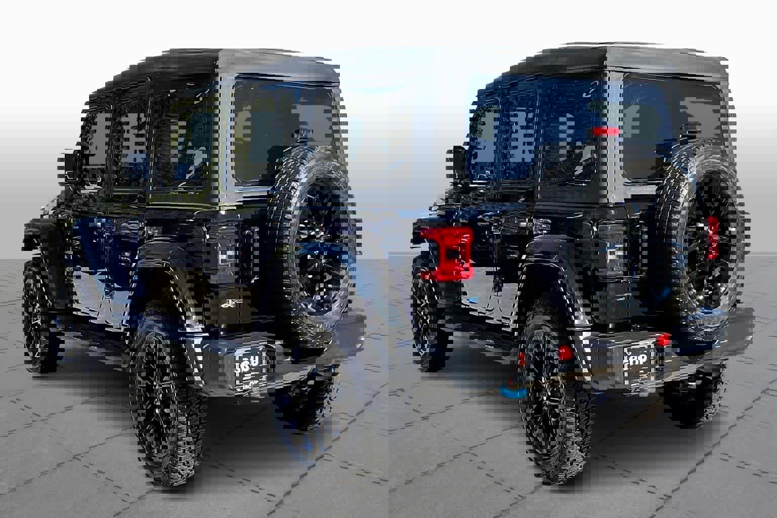 Used 2022 Jeep Wrangler Unlimited Sahara w/ Cold Weather Group image 20