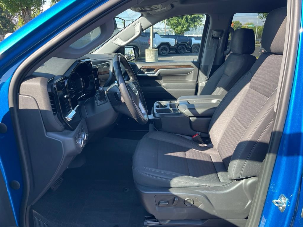 Certified 2023 GMC Sierra 1500 Elevation w/ LPO, Elevation Black Package AWD/4WD image 7