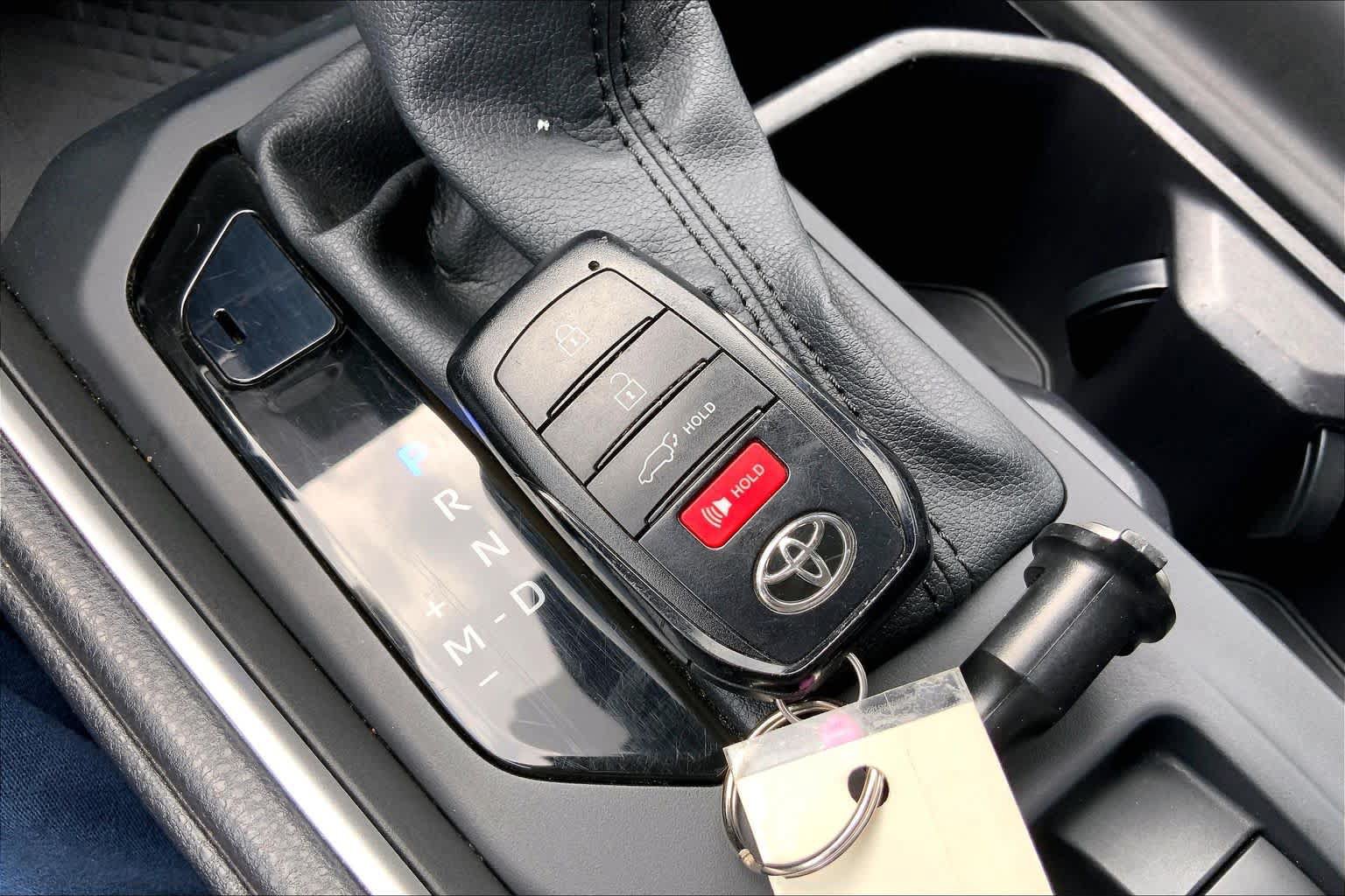Used 2025 Toyota Grand Highlander AWD image 15