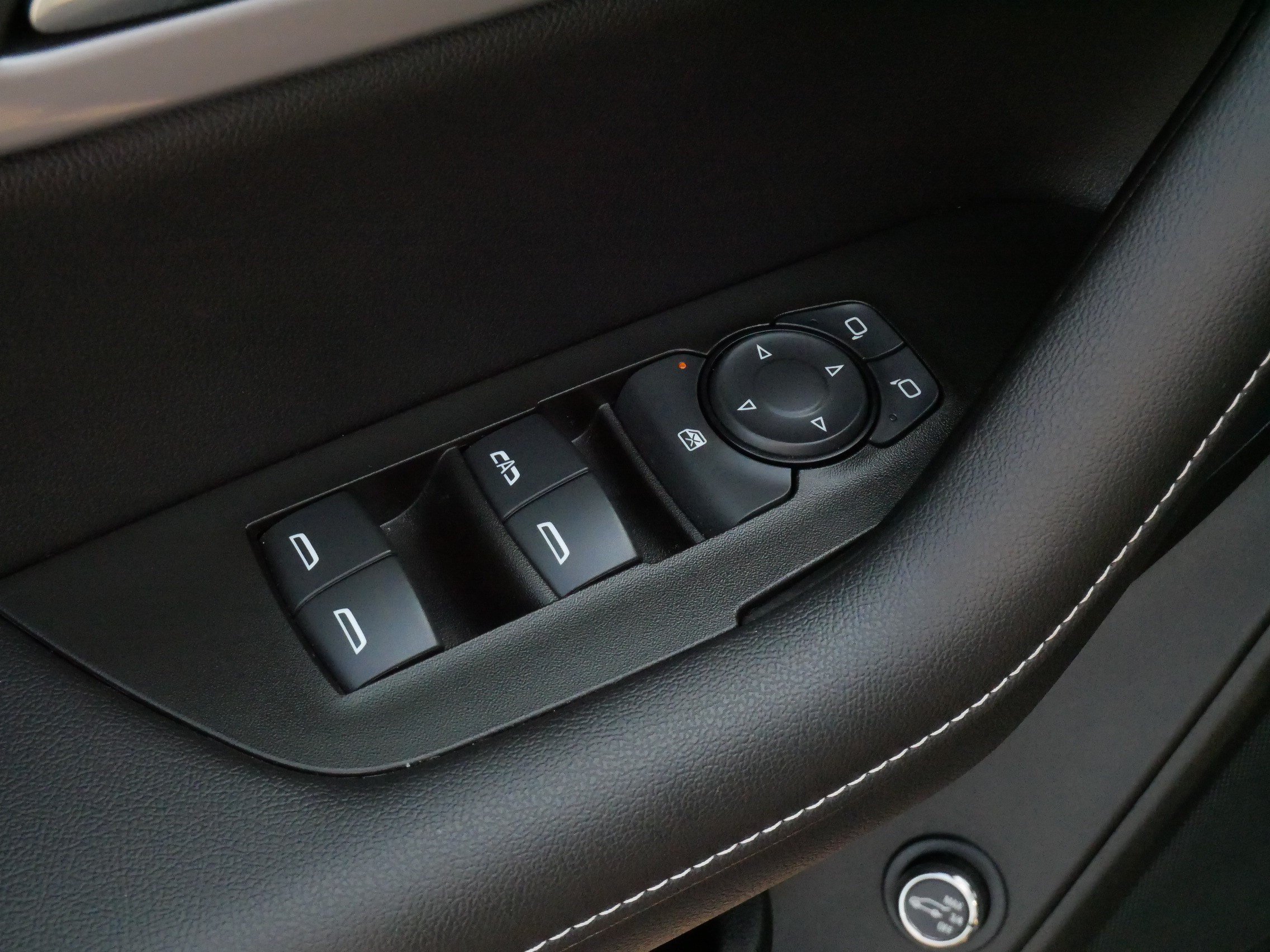 Used 2024 Chevrolet Blazer LT w/ Convenience Package FWD image 19