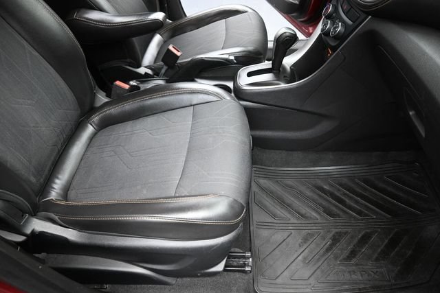 Used 2019 Chevrolet Trax LT w/ LT Convenience Package FWD image 31
