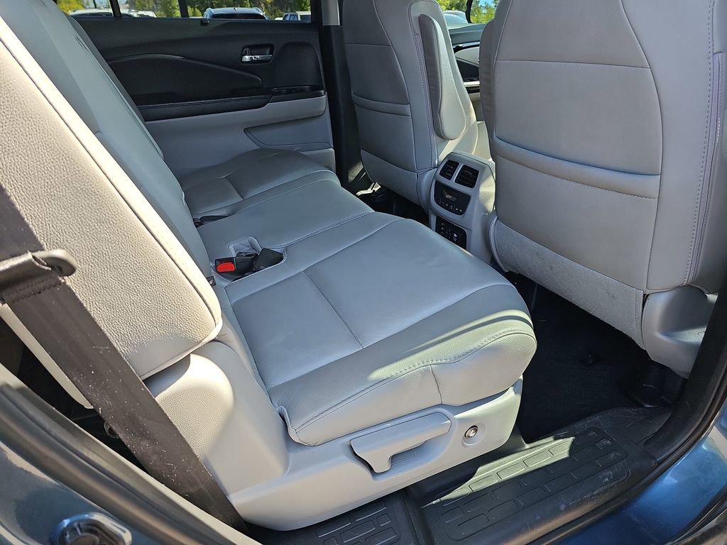 Used 2017 Honda Pilot Touring image 14