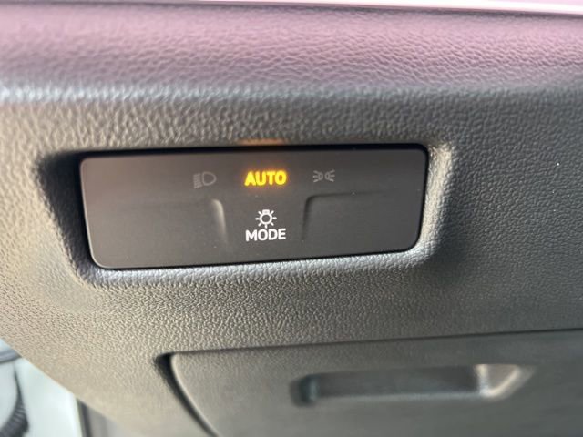 New 2026 Volkswagen Tiguan SE image 13