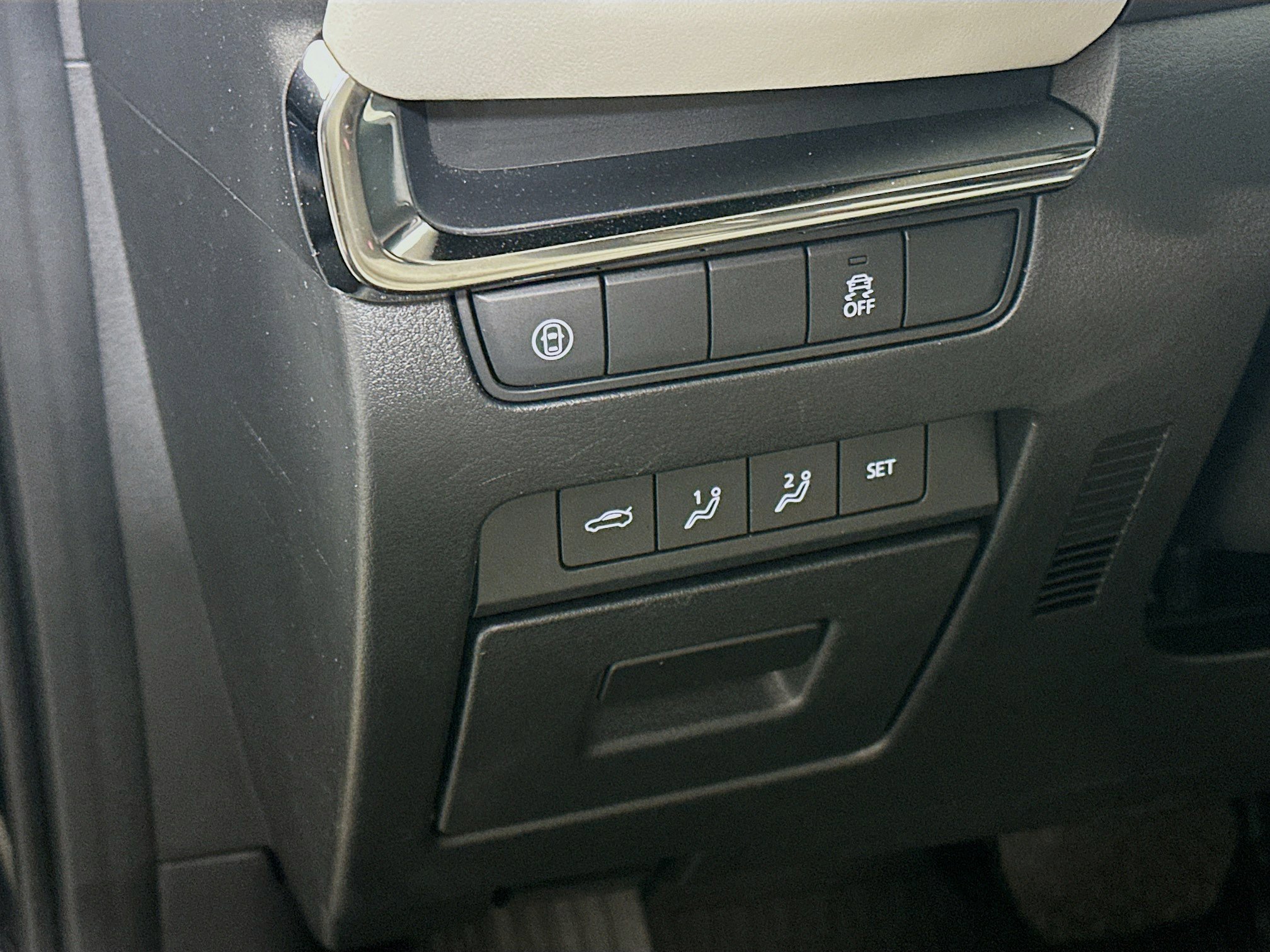 Used 2019 MAZDA MAZDA3 w/Premium Pkg image 17