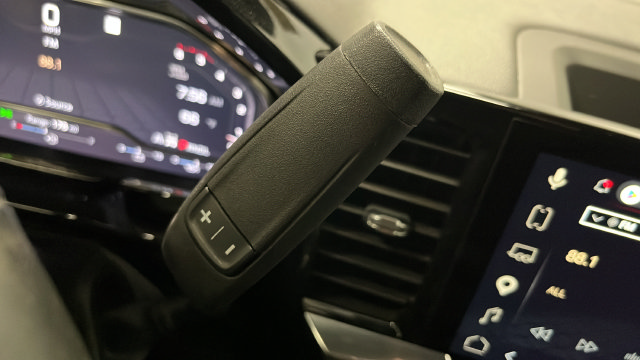 Used 2025 GMC Sierra 2500 SLT w/ SLT Premium Package AWD/4WD image 19