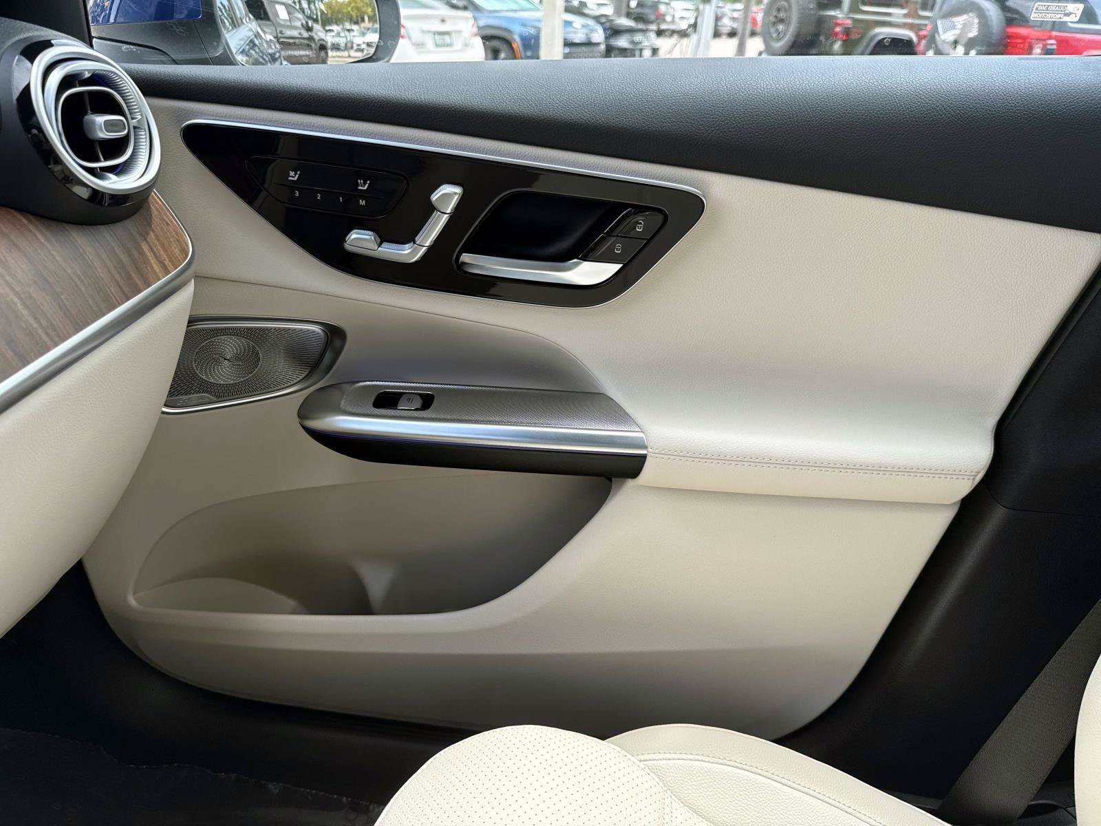 New 2027 Mercedes-Benz GLC 300 image 24
