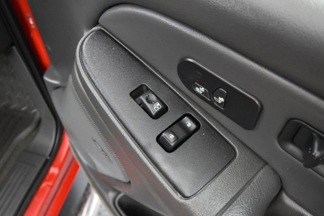 Used 2005 GMC Sierra 2500 SLT w/ Heavy-Duty Power Package image 43