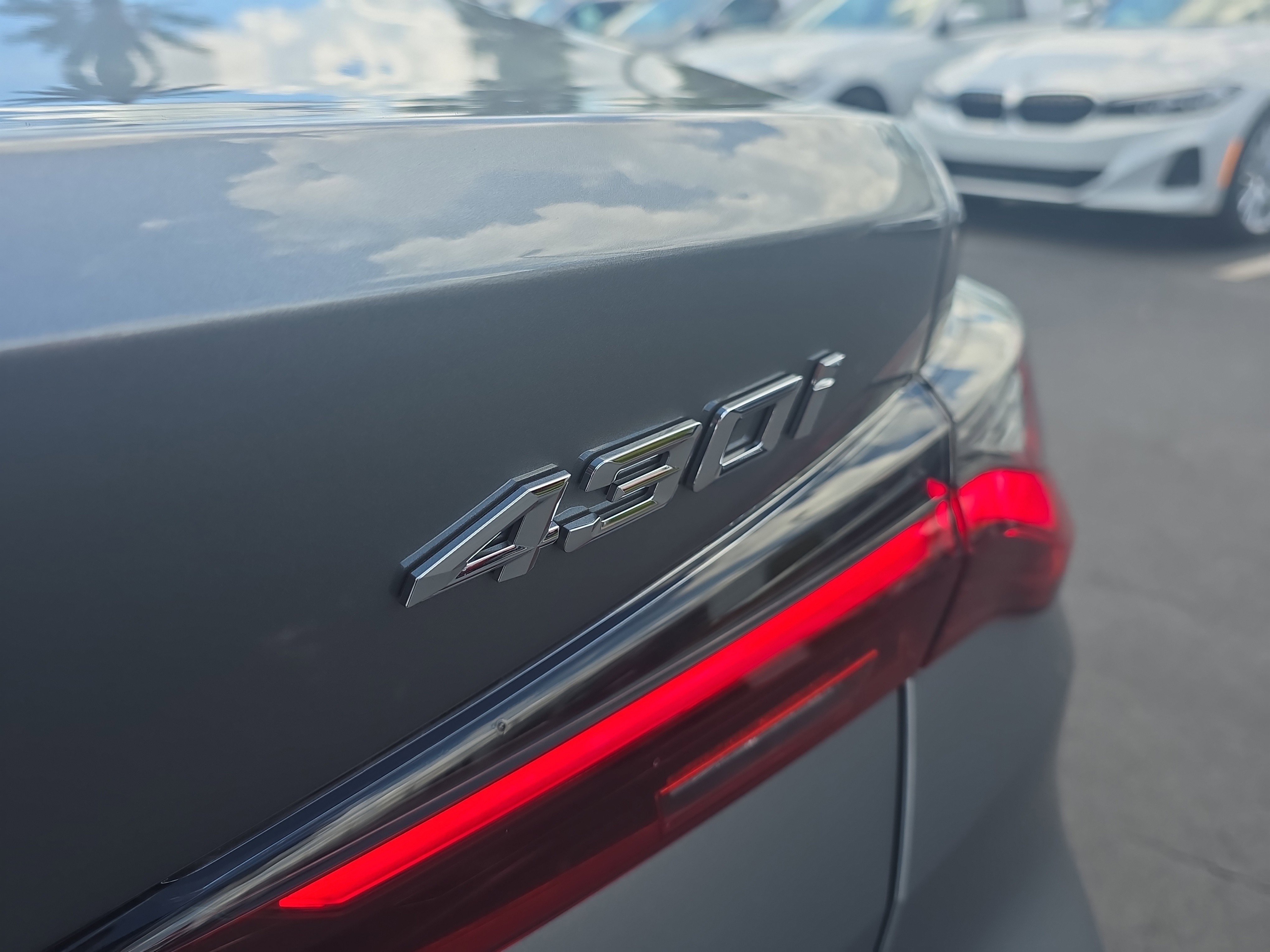 Used 2025 BMW 430i Coupe w/ Convenience Package image 5