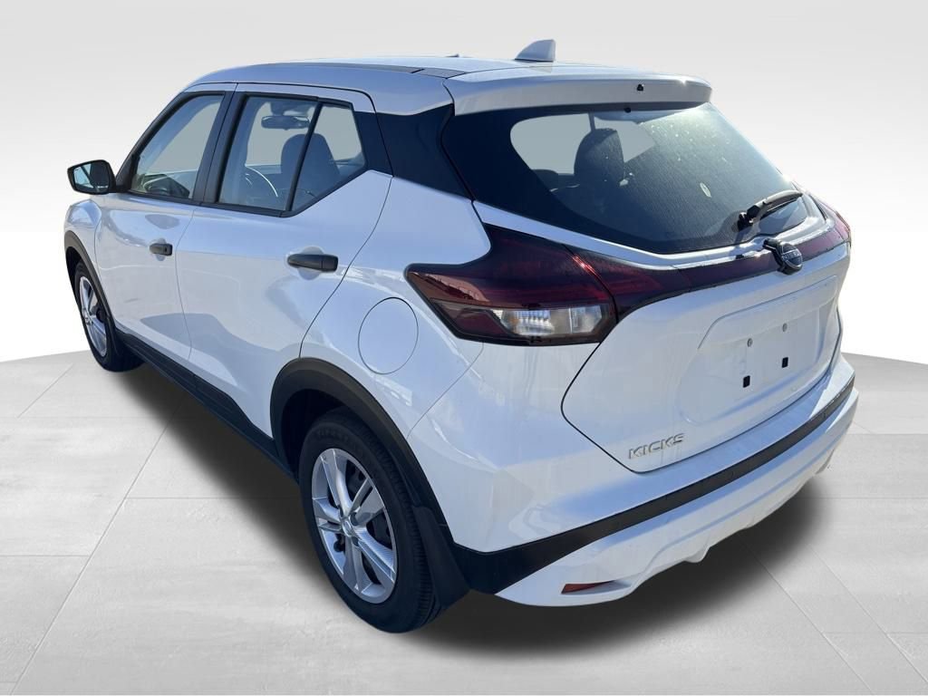 Used 2025 Nissan Kicks Play S image 4