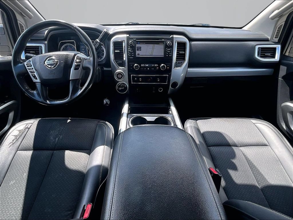 Used 2017 Nissan Titan PRO-4X AWD/4WD image 17