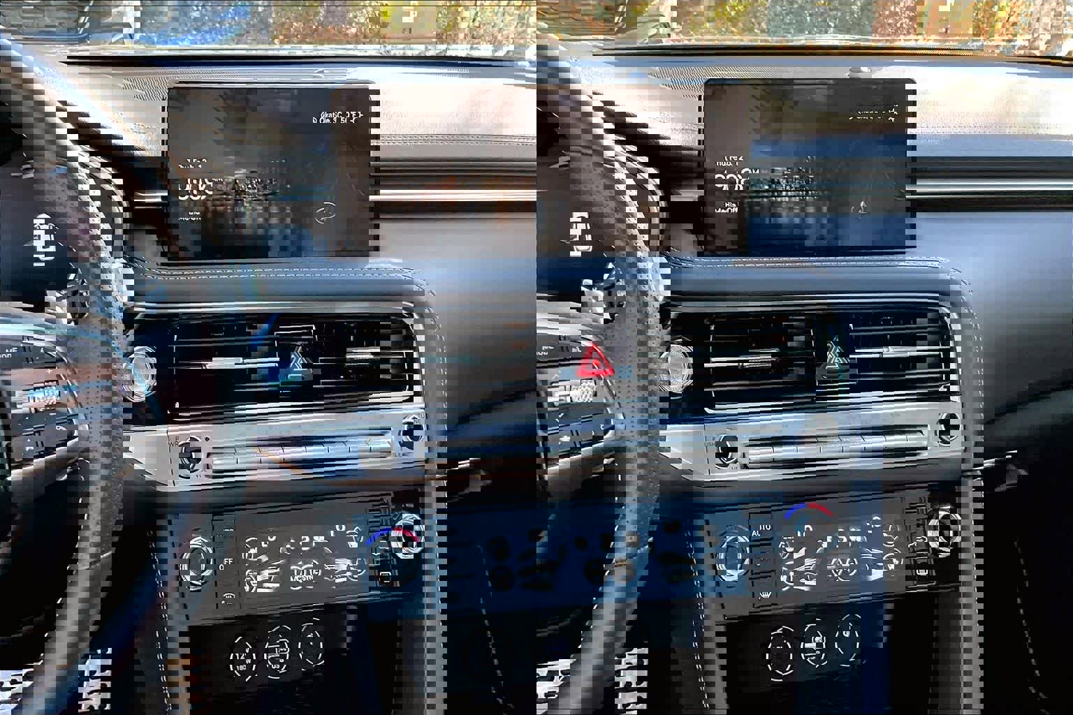 Used 2025 Genesis G70 3.3T Advanced image 7