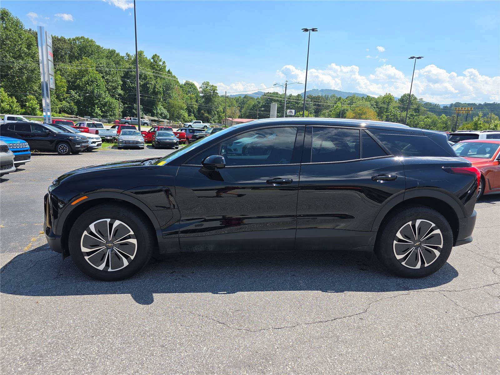 Used 2024 Chevrolet Blazer EV LT AWD/4WD image 6