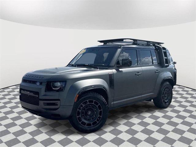 Used 2025 Land Rover Defender 110 image 1