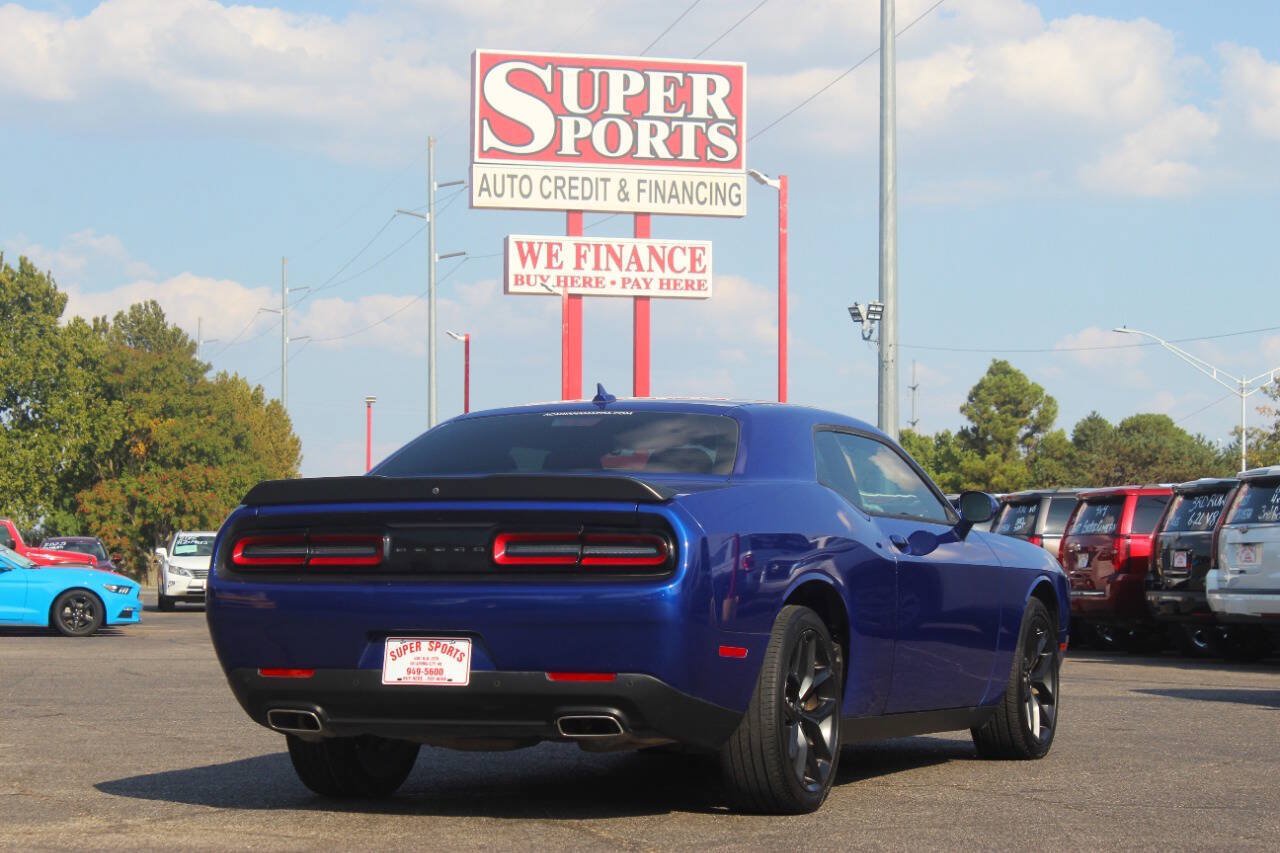 Used 2022 Dodge Challenger SXT w/ Plus Package RWD image 3