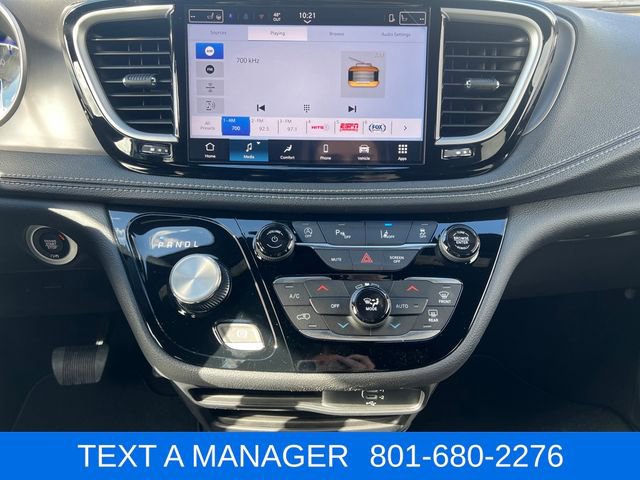 New 2026 Chrysler Pacifica Select FWD image 17
