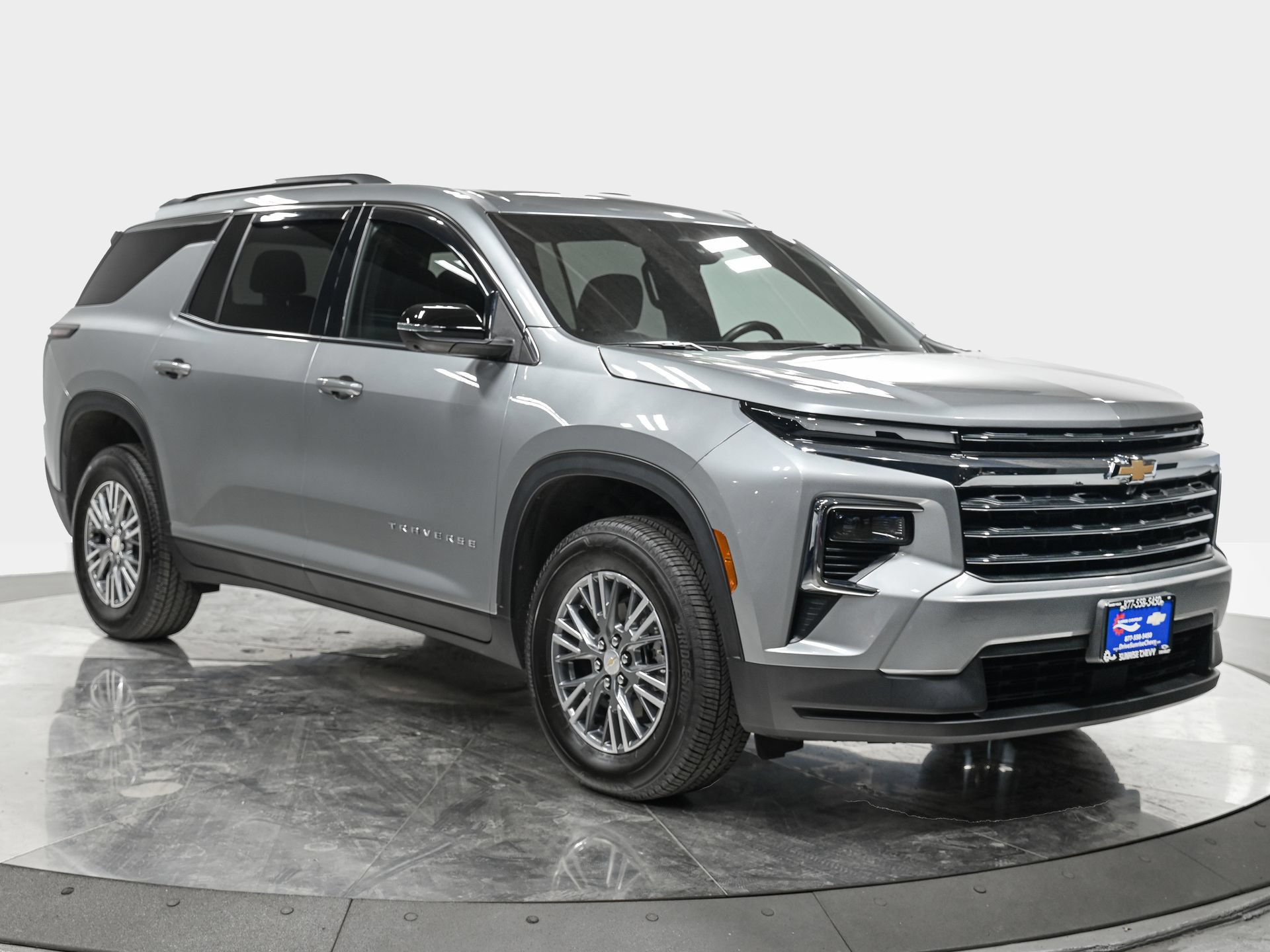 Used 2026 Chevrolet Traverse LT w/ Driver Confidence Package FWD image 9