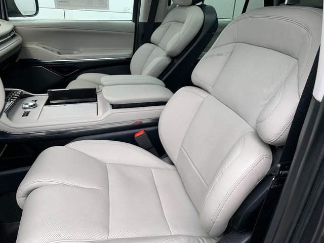 Certified 2025 Lincoln Navigator Reserve image 17