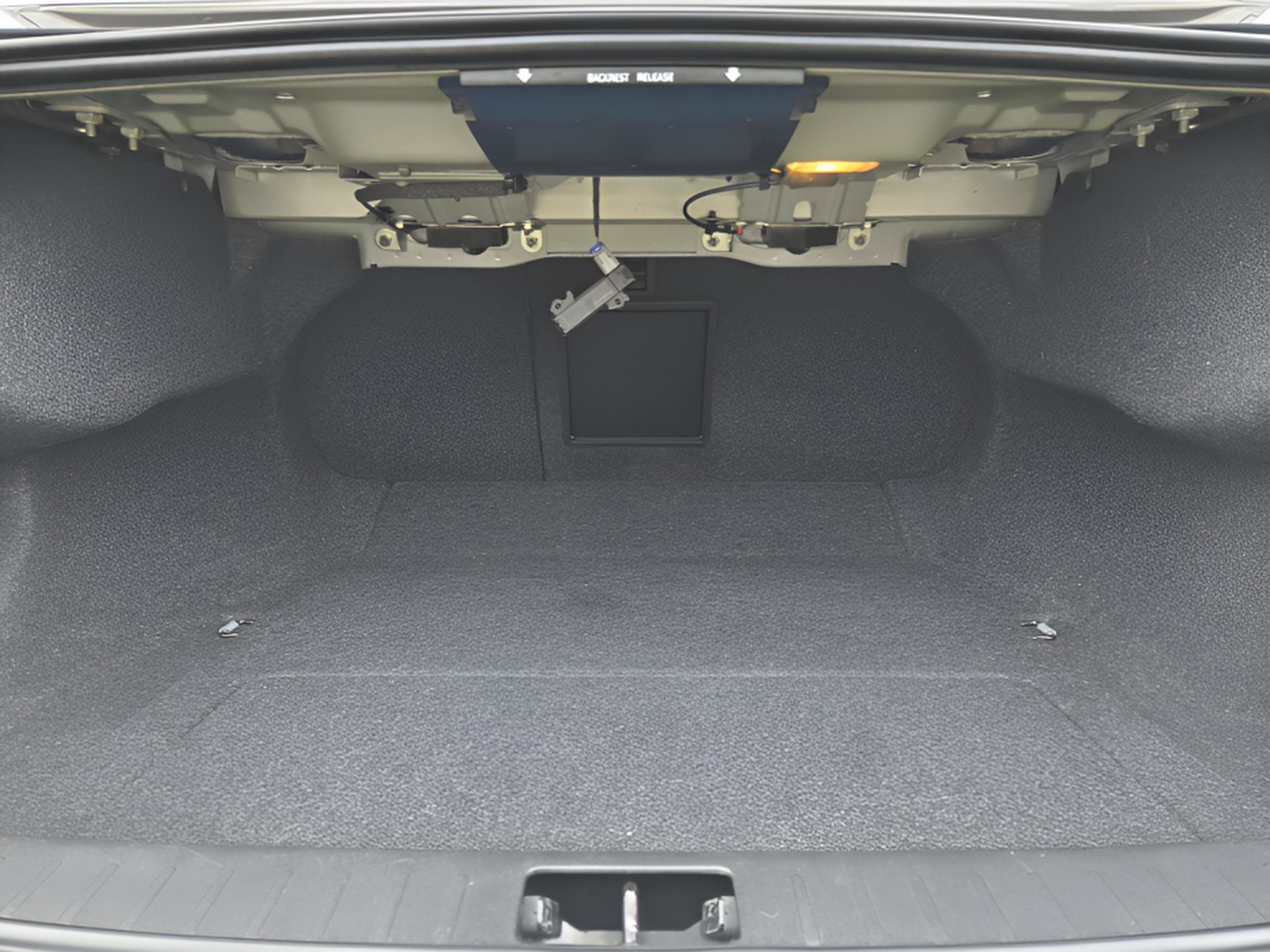 Used 2015 Volvo S60 T5 Platinum image 27