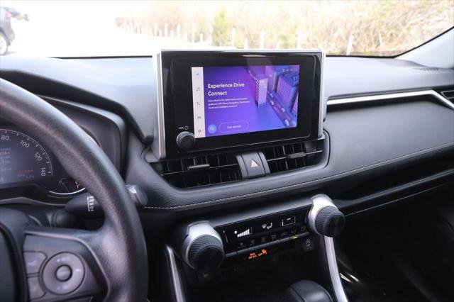 Certified 2023 Toyota RAV4 LE AWD/4WD image 14