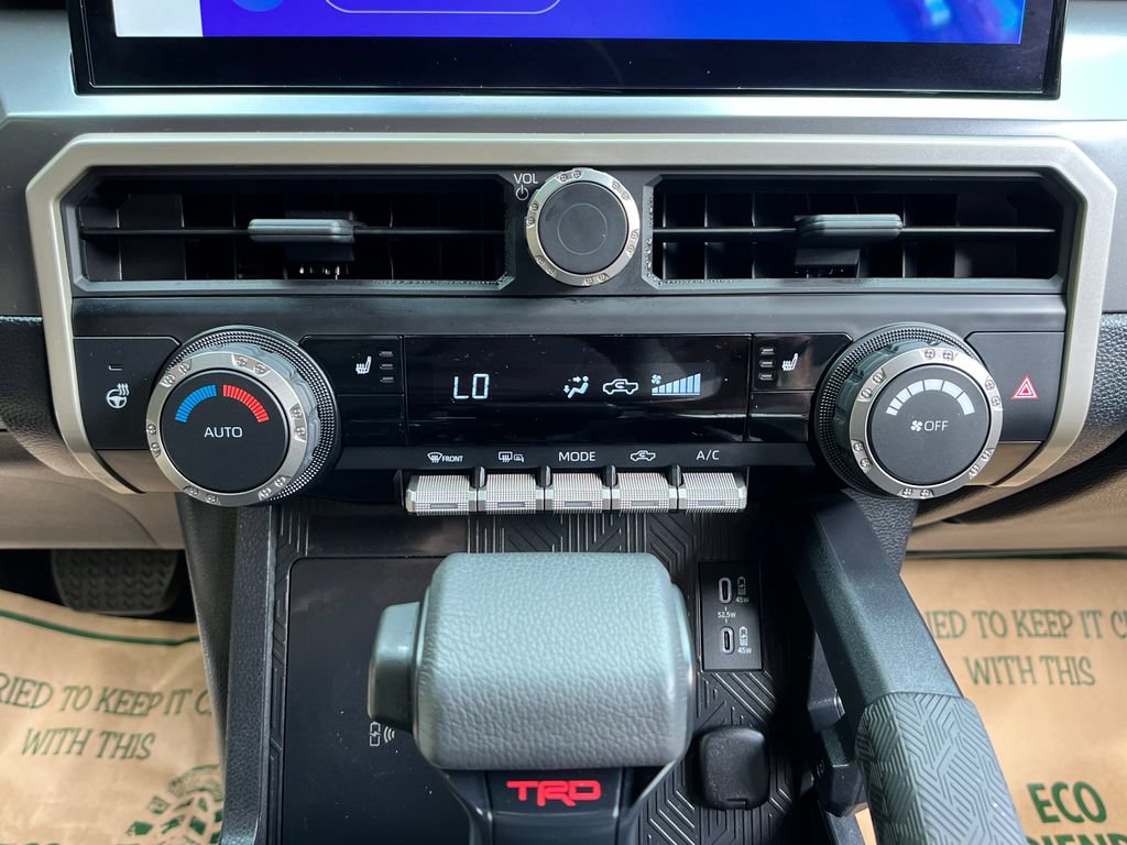 Used 2024 Toyota Tacoma TRD Off-Road w/ TRD Off Road Upgrade Package AWD/4WD image 17