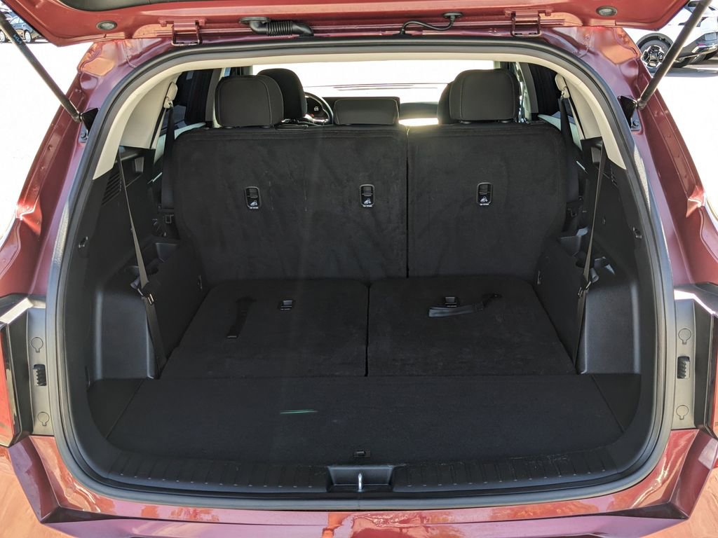 Certified 2025 Kia Sorento LX image 13