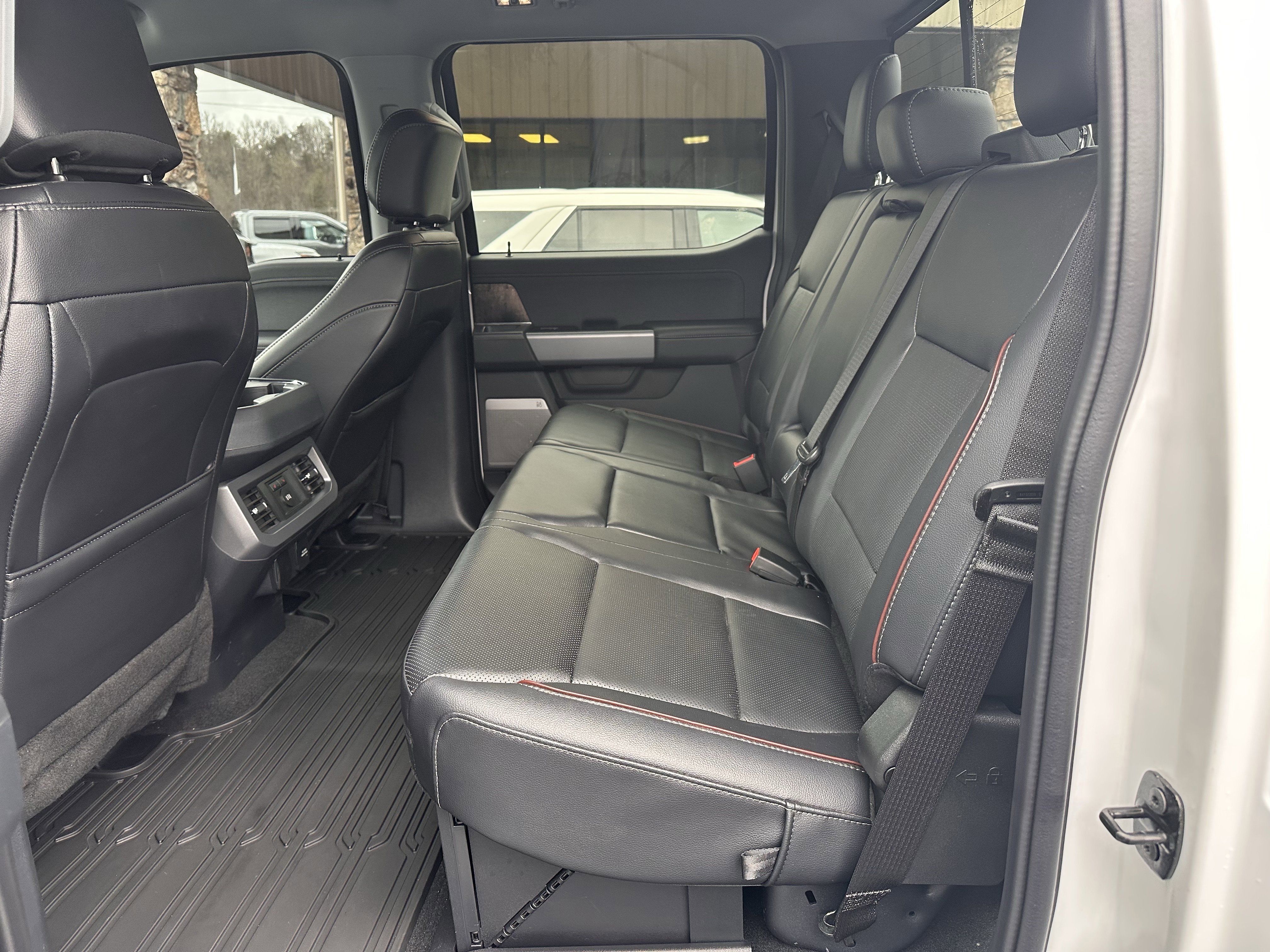 Used 2024 Ford F250 Lariat w/ Lariat Ultimate Package image 13