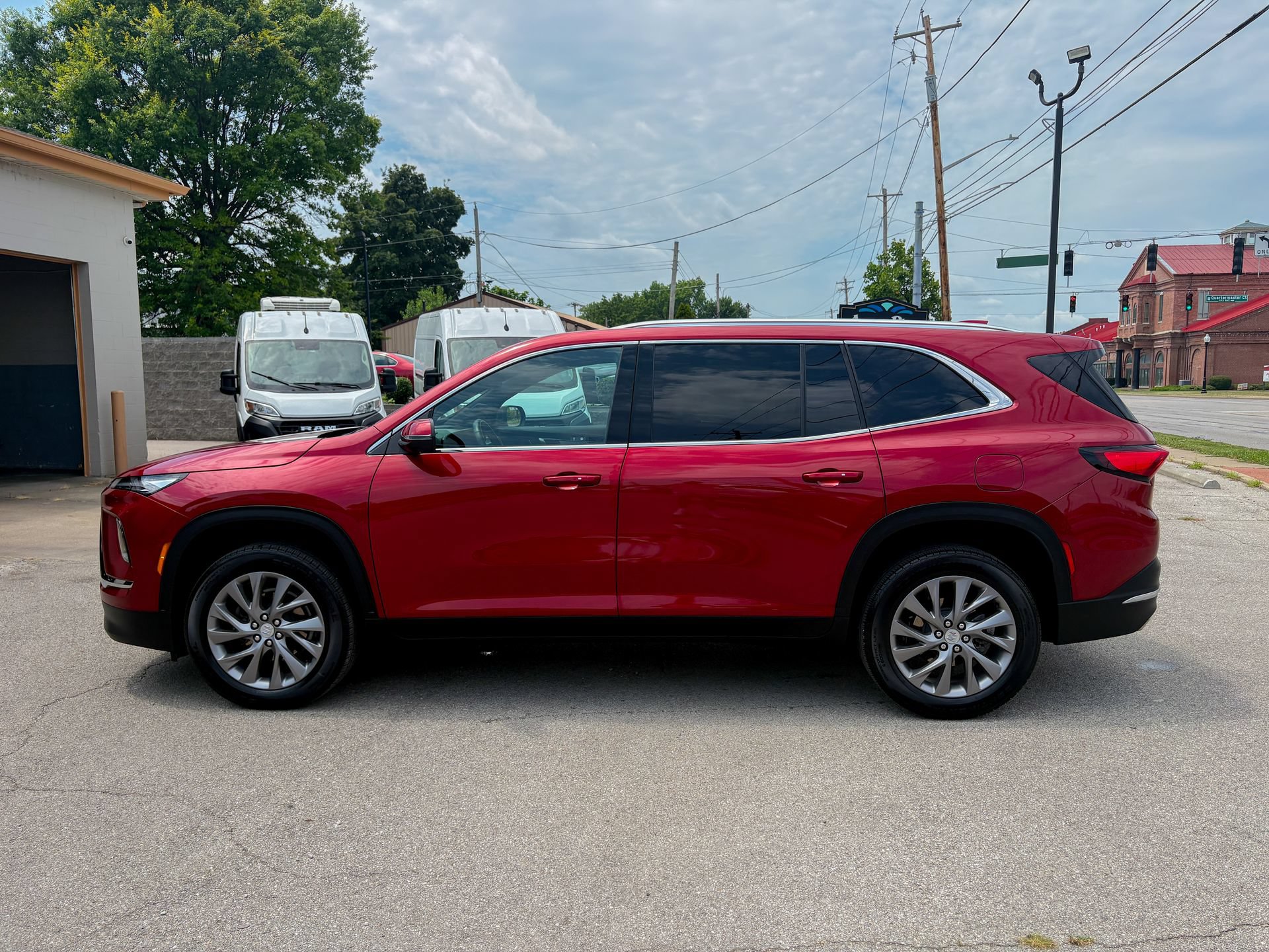 Used 2025 Buick Enclave Preferred w/ Power Package FWD image 8