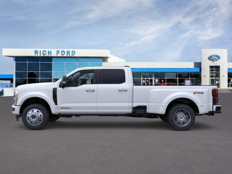 New 2026 Ford F450 Platinum w/ FX4 Off-Road Package AWD/4WD image 3