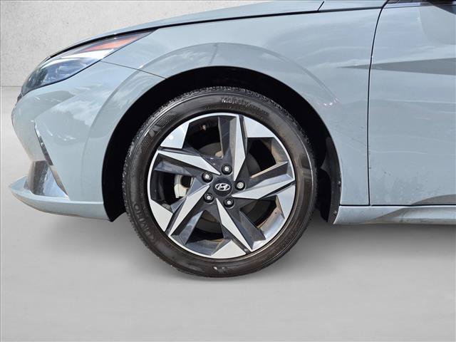 Used 2023 Hyundai Elantra Limited w/ Cargo Package FWD image 9