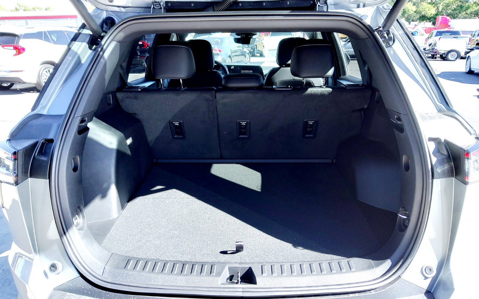 New 2025 Chevrolet Equinox LT w/ Convenience Package II image 5