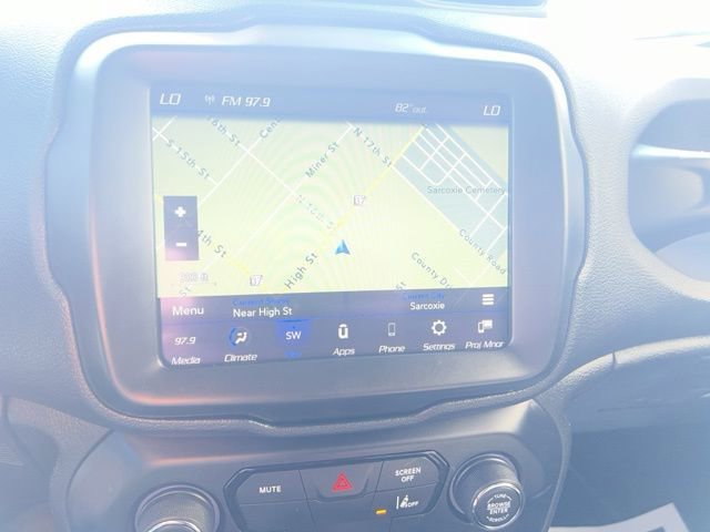 Used 2021 Jeep Renegade Latitude w/ Sun & Sound Group FWD image 18