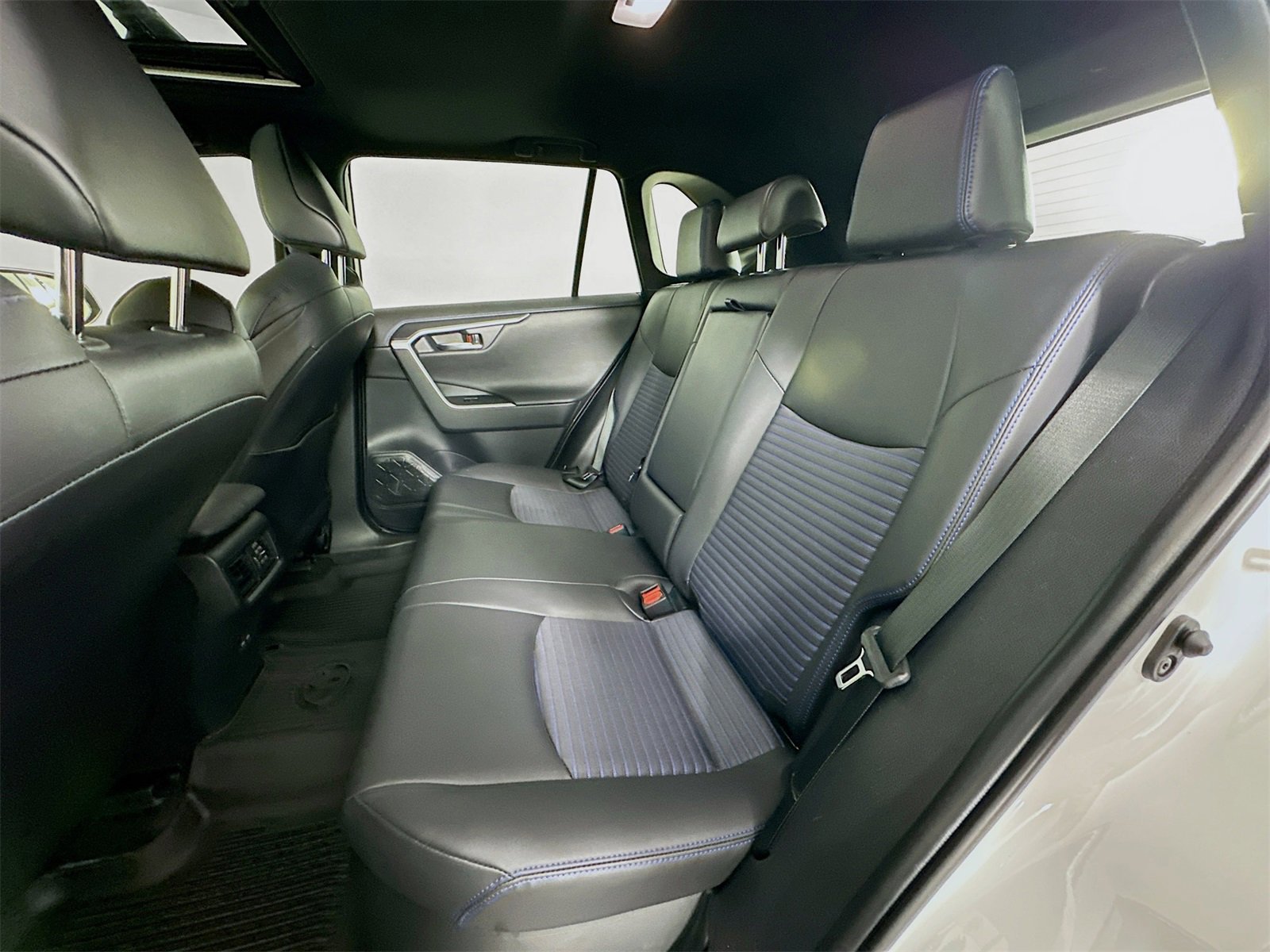 Certified 2025 Toyota RAV4 XSE image 26