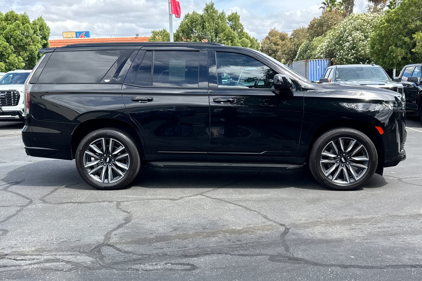 Used 2024 Cadillac Escalade Sport AWD/4WD image 3