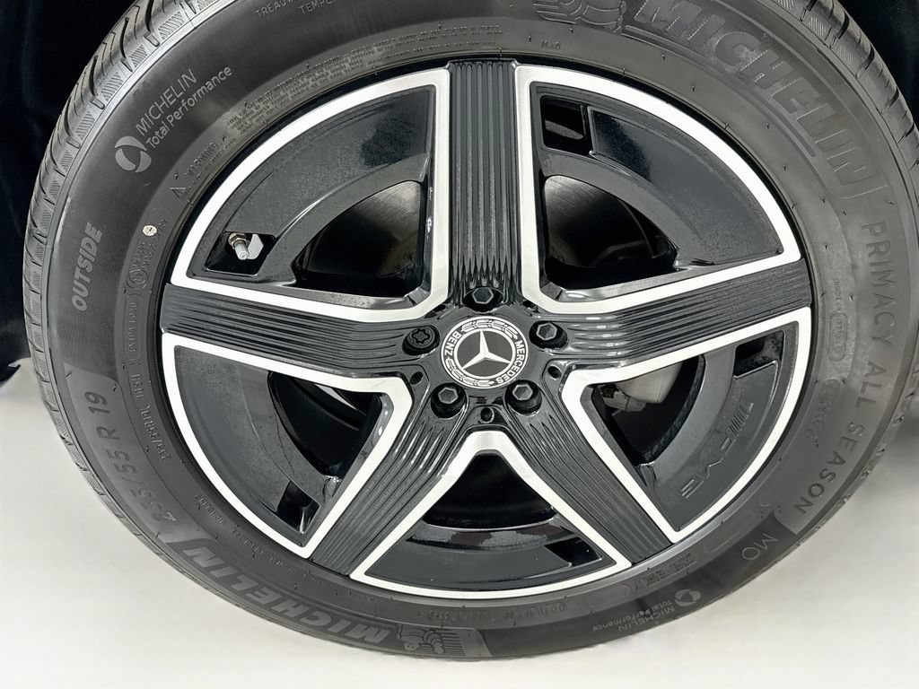 Certified 2026 Mercedes-Benz GLC 300 image 32