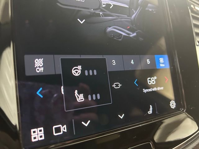 Used 2025 Volvo XC90 B5 Plus image 23